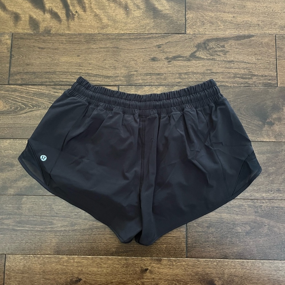 Lululemon Hotty Hot Shorts 2.5”